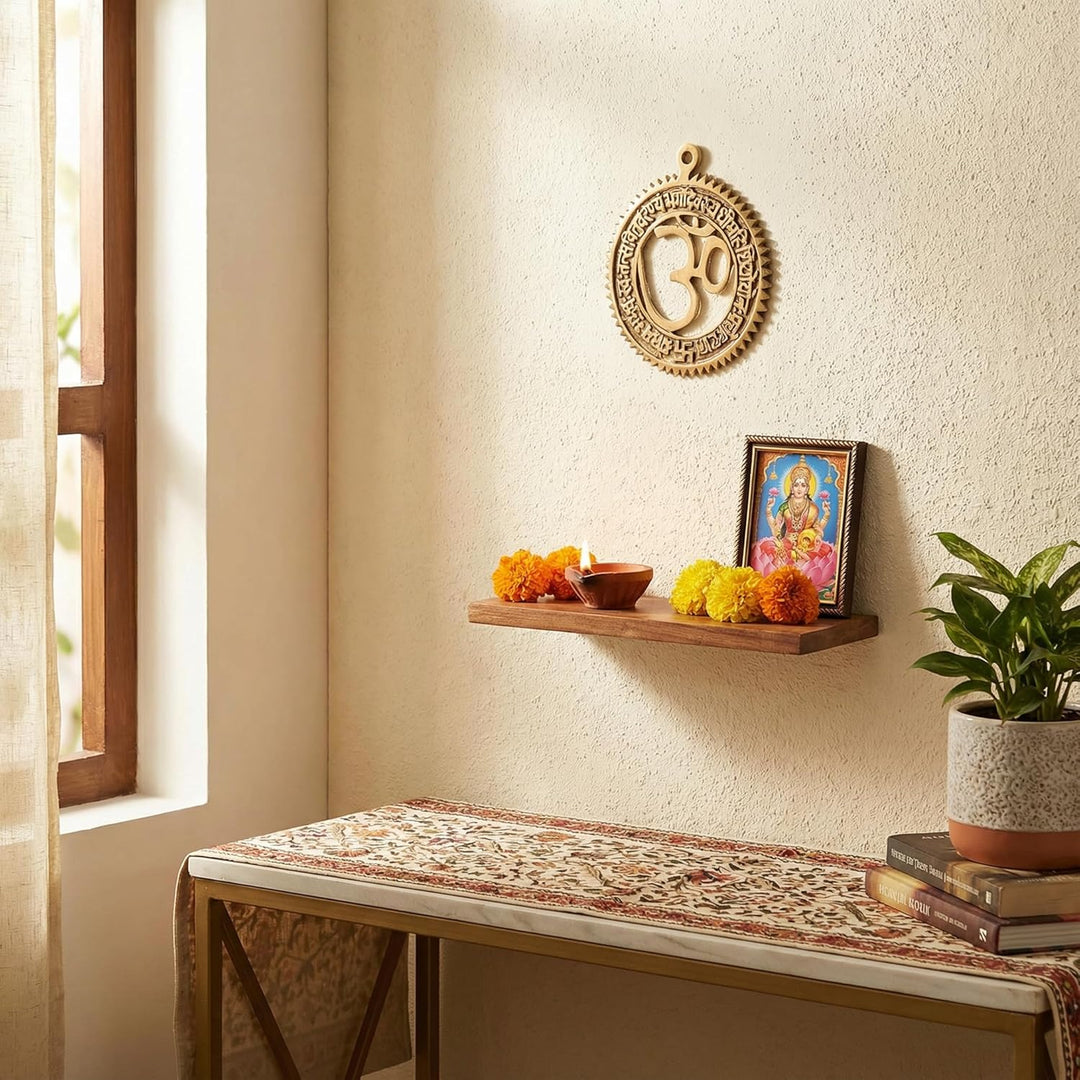 GURU JEE Om Messing Wandaufhängung mit Gayatri Mantra Religiöse Om Messing Wanddeko für Haus Temple