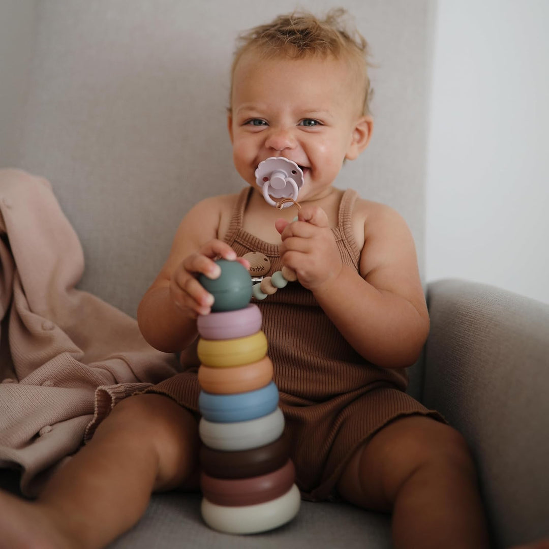 mushie Stapelturm mit Ringe | Stapelringe Turm mit 8 Ringe | Für Babys & Kinder | Sicher, Hochwertig