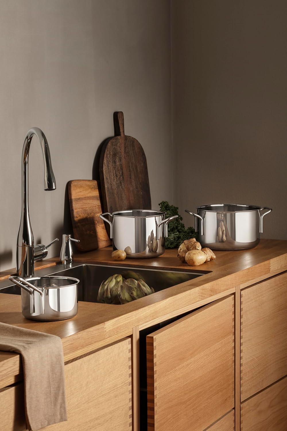 Eva Trio | Stainless Steel Topf 3,6 l 20 cm | Der ideale Topf für das tägliche Kochen. Geräumig genu