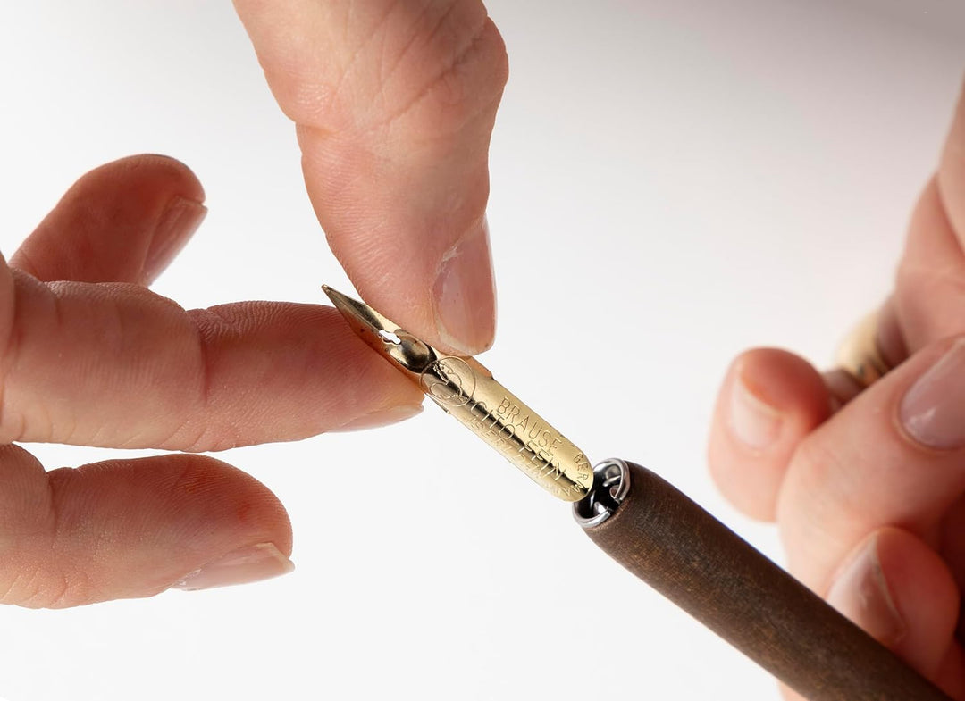 Brause 18015B Packung, mit 50 Feder Bandzug, 1, 5 mm, ideal für gotische Buchstaben, ideal für die K