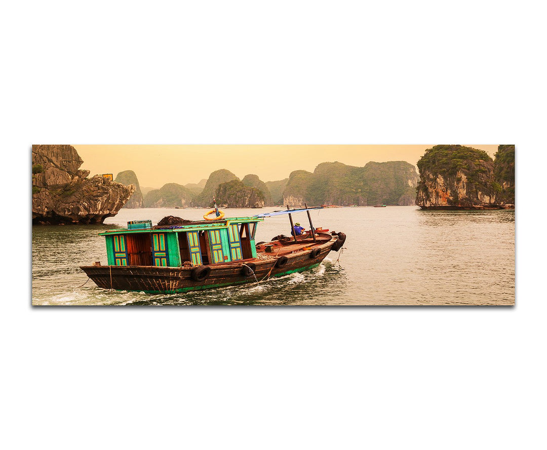 Paul Sinus Art Panoramabild auf Leinwand und Keilrahmen 150x50cm Vietnam Meer Felsen Boot Morgenlich