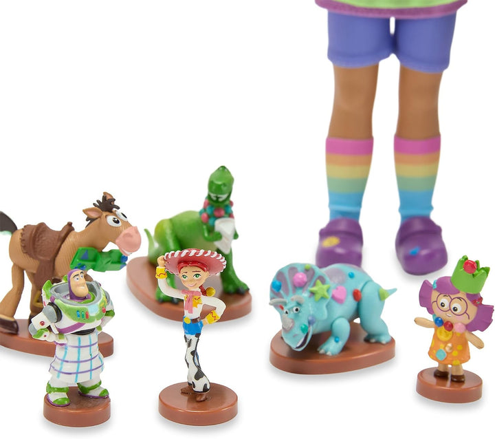 Disney Store Official - Toy Story 5 - Bonnie - Puppenset - Bonnie, Rex, Forky, Jessie, Buzz und Acce