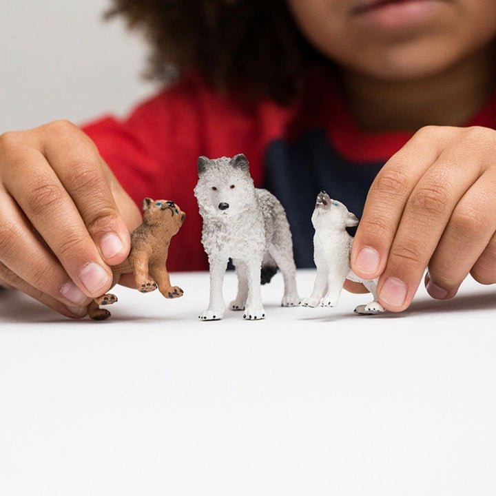 SCHLEICH 42472 Wolfsmutter mit Welpen, für Kinder ab 3+ Jahren, WILD Life - Spielfigur Standardverpa