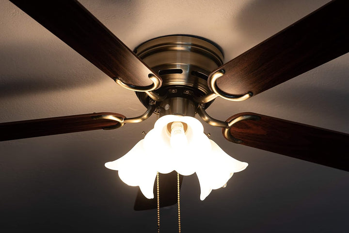 Kisa Deluxe Deckenventilator 105 cm Messing Antik Flügel Eiche/Walnuss mit Beleuchtungsfunktion und