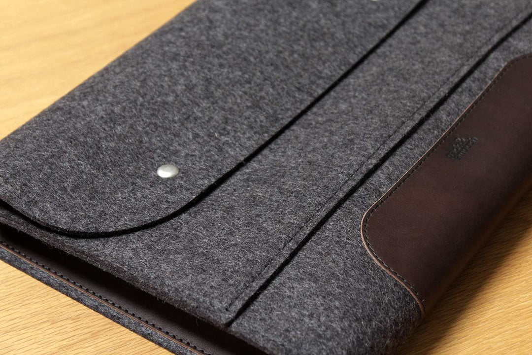 Pack &amp; Smooch 16" Laptophülle, Laptoptasche, MacBook Tasche -CORRIEDALE L -100% Merino Wollfilz, Pfl