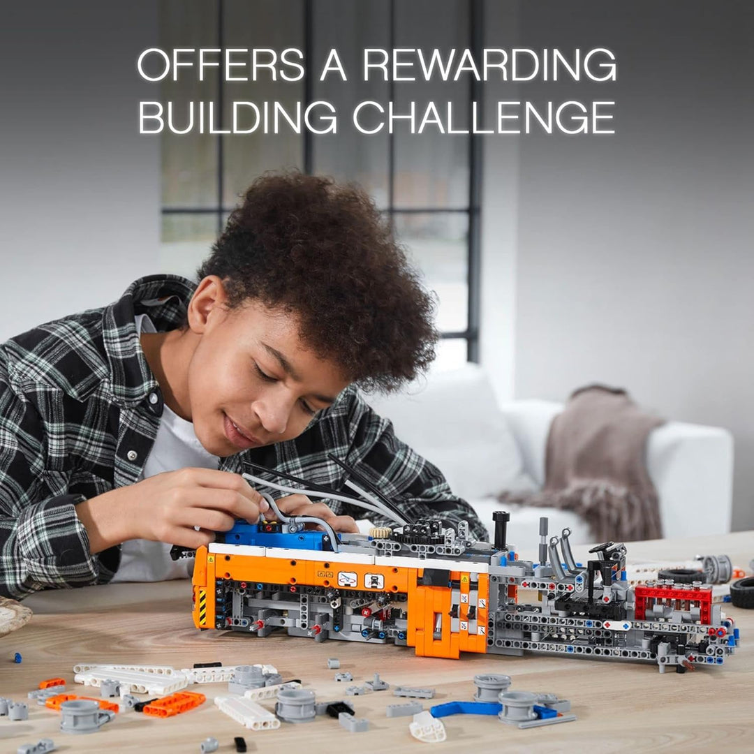 LEGO Technic Schwerlast-Abschleppwagen mit Kran, Spielzeugmodellbauset, Engineering for Kids Serie,