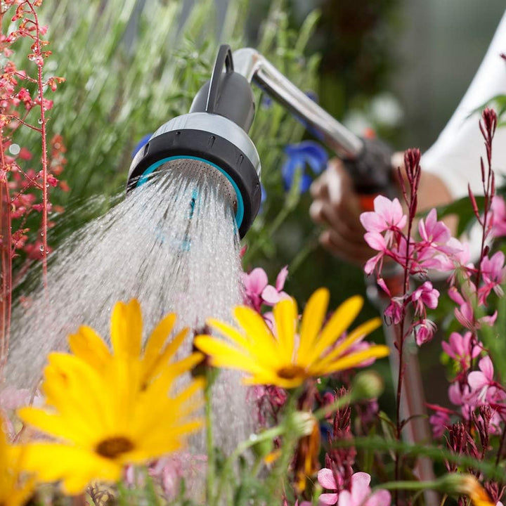 Gardena Premium Giessstab: Robuste Gartenbrause zur Bewässerung und Reinigung, 90 cm lang, 3 Strahla
