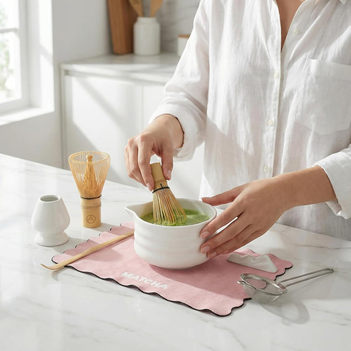 Premium Matcha Set 7-teilig in weiss – Design Keramik Schale mit Ausgiesser, Bambusbesen & Zubehör –