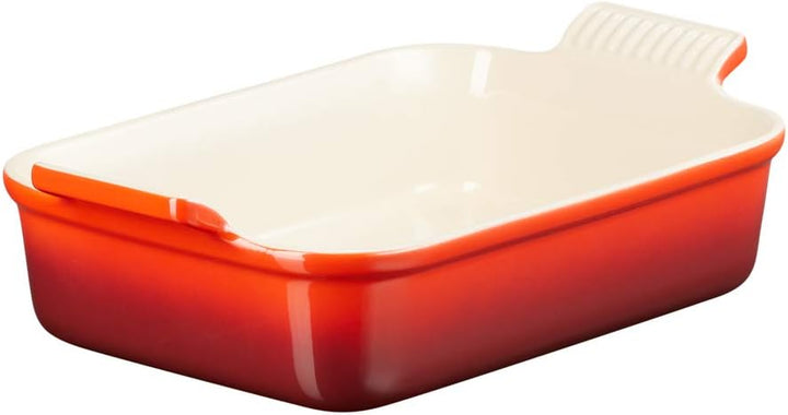 Le Creuset Rechteckige Auflaufform Tradition aus Steinzeug, 26 cm, 2.4 Liter, Kirschrot, 71102260600