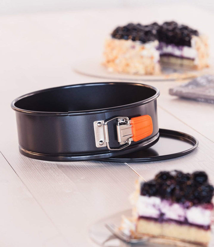 Le Creuset Antihaft Springform, Rund, Ø 26 cm, Sauerteigbeständig, Aus Karbonstahl gefertigt, Anthra
