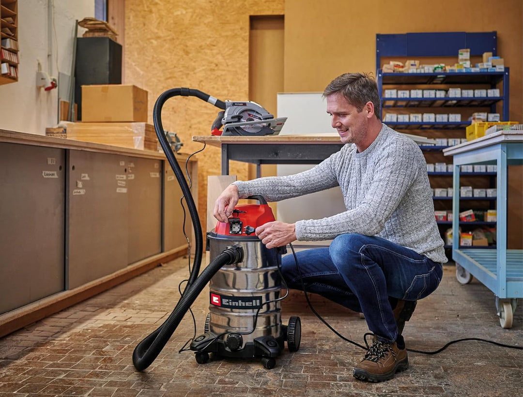 Einhell Nass-Trockensauger TC-VC 3055 SA (900 Watt, 190 mbar, Automatiksteckdose, 30 L Edelstahlbehä