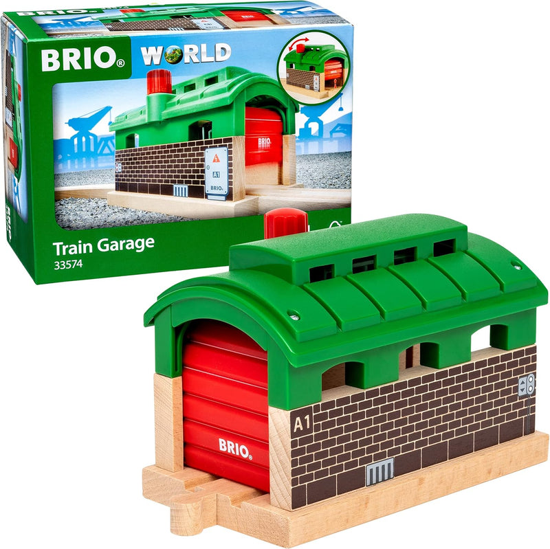 BRIO World 33574 - Lokschuppen mit Rolltor Mehrfarbig & Bahn 33696 - Langholzwagen Bundle mit Langho