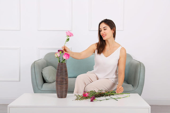 Leewadee Kleine Bodenvase für Dekozweige hohe Standvase Design Holzvase, Holz, 36 cm, Braun, Braun