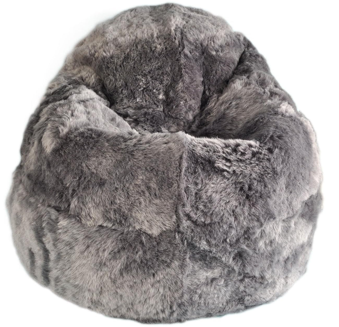 generisch Sitzsack Pouf aus Lammfell grau gefärbt kurzwollig
