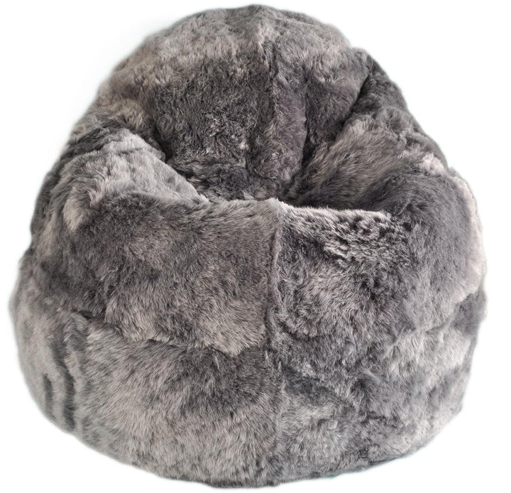 generisch Sitzsack Pouf aus Lammfell grau gefärbt kurzwollig