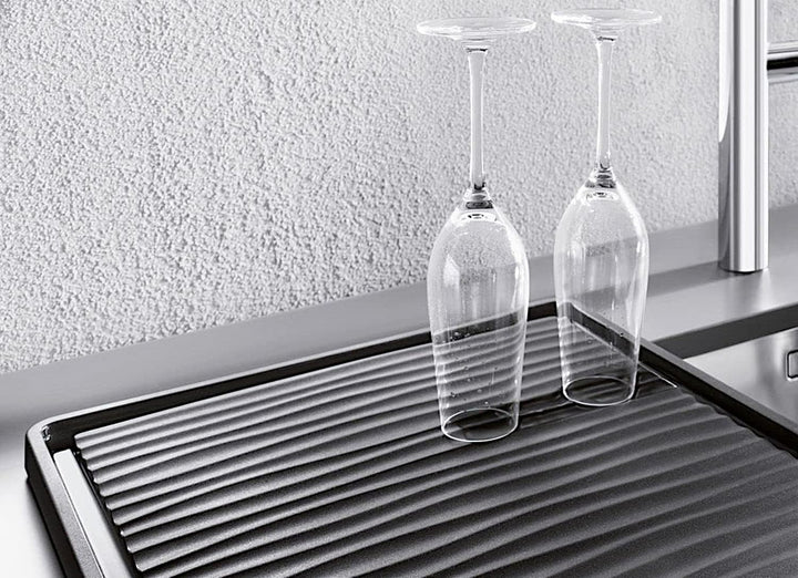 BLANCO Wellentropf | Aus wertigem Kunststoff schwarz / grau | 432 x 382 mm Wellentropf Schwarz, Well