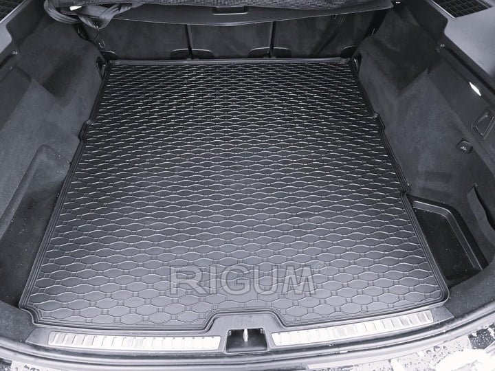 Passgenaue Kofferraumwanne und Gummifussmatten geeignet für Volvo XC90 ab 2015 + Gurtschoner