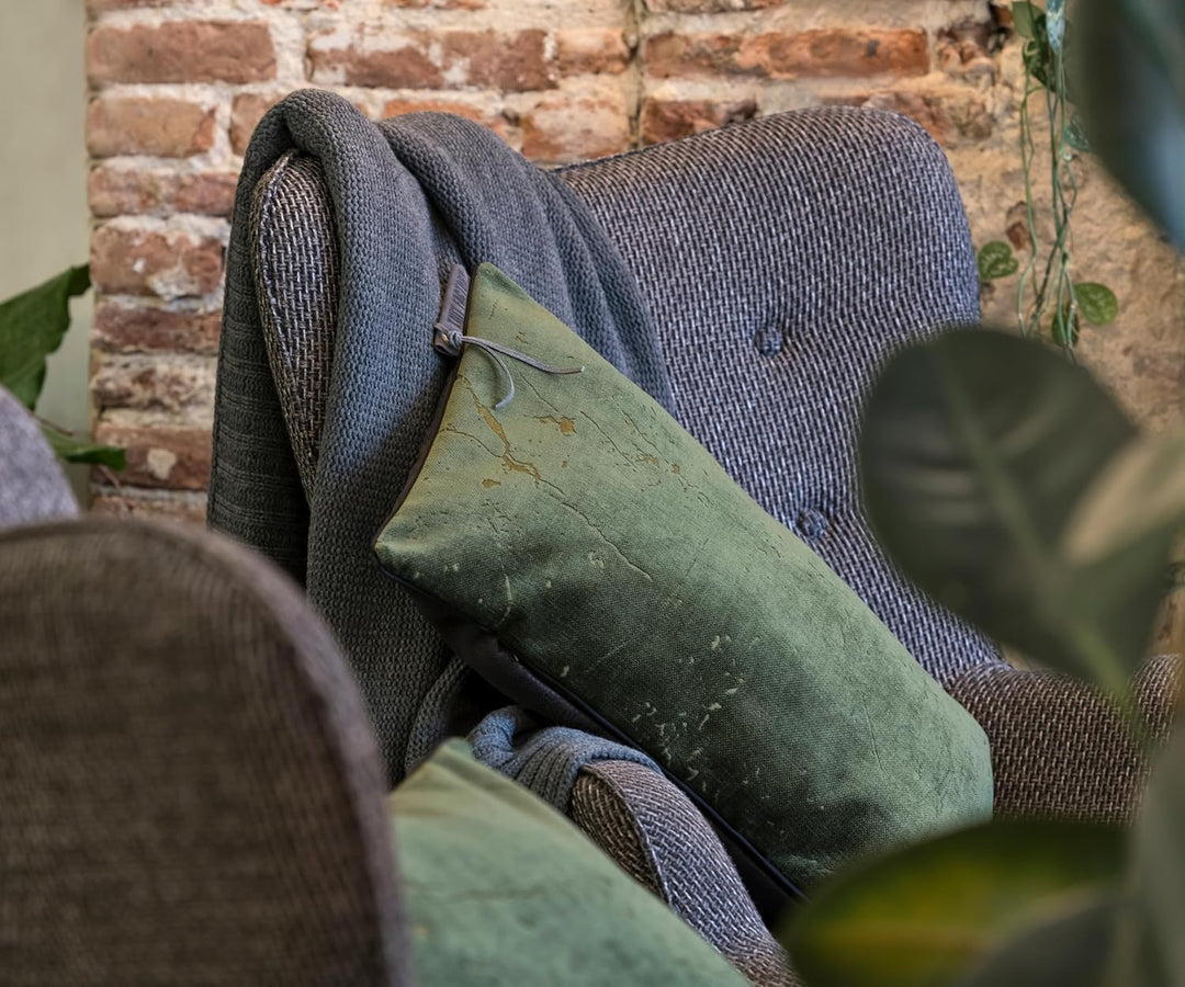 KNIT FACTORY - James Sofakissen - Industrial Vintage Look - Mit Kissenfüllung – Kunstleder Dekokisse