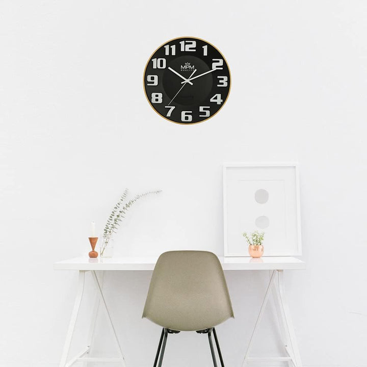 MPM Quality Design Wanduhr, 3D-Ziffern, Quarz-Uhrwerk Sweep, Schwarz/Weiss, Modern, Kunststoff und M