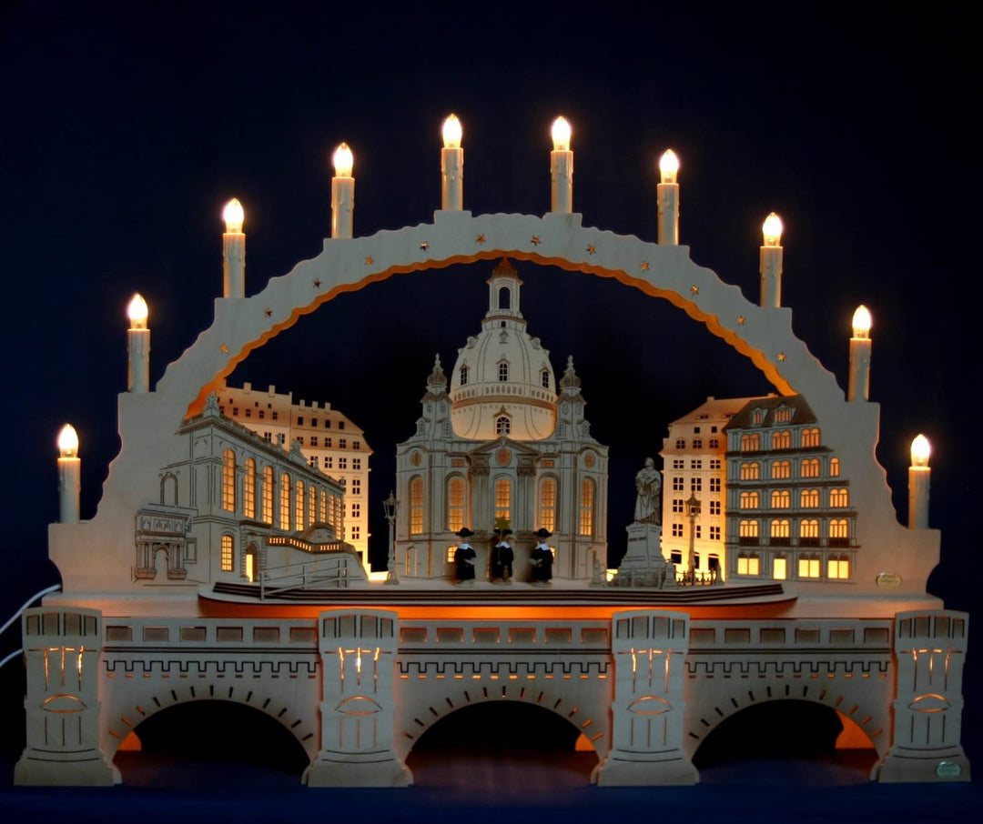 Grosser 72cm 3D 10 Kerzen Schwibbogen Frauenkirche Dresden mit Unterbank Augustusbrücke - Feine Hand
