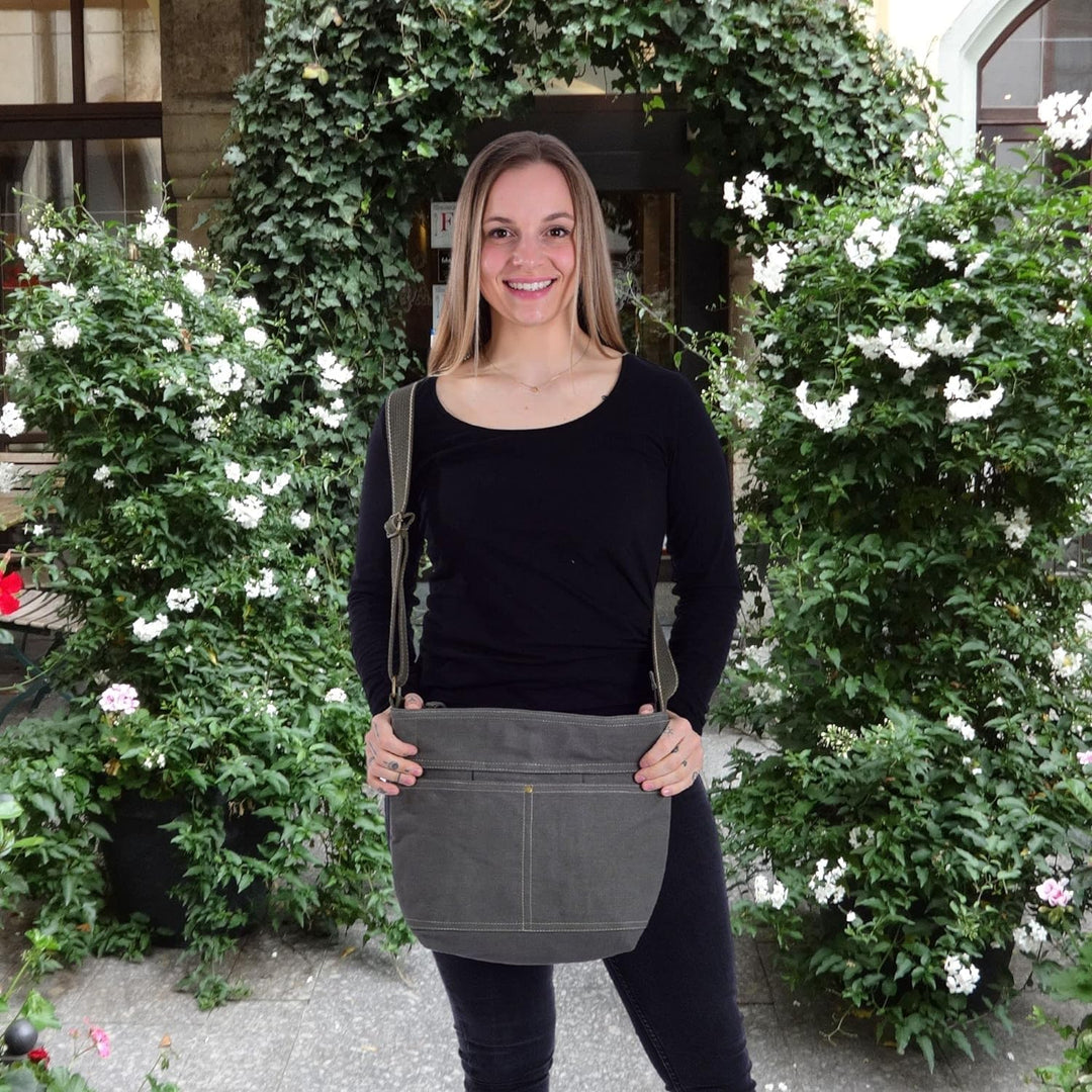 Domelo Damen Vegan Umhängetasche. Die nachhaltige Crossbody Hobo Tasche ist aus 100% Baumwolle/Canva