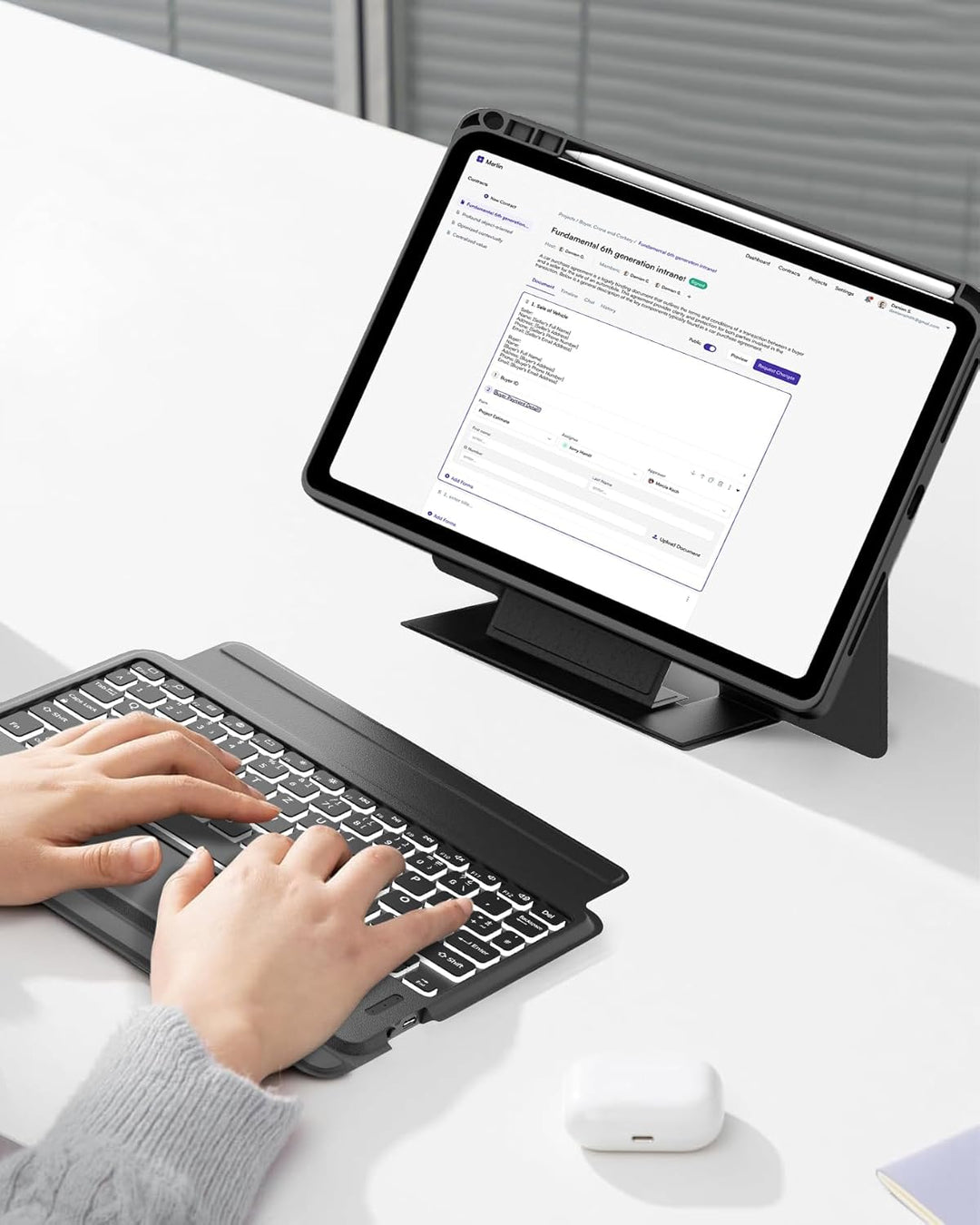 JADEMALL Für iPad 10 Generation Ergonomisch Hülle mit DE Tastatur, Bluetooth Tastatur für iPad 11 Ge