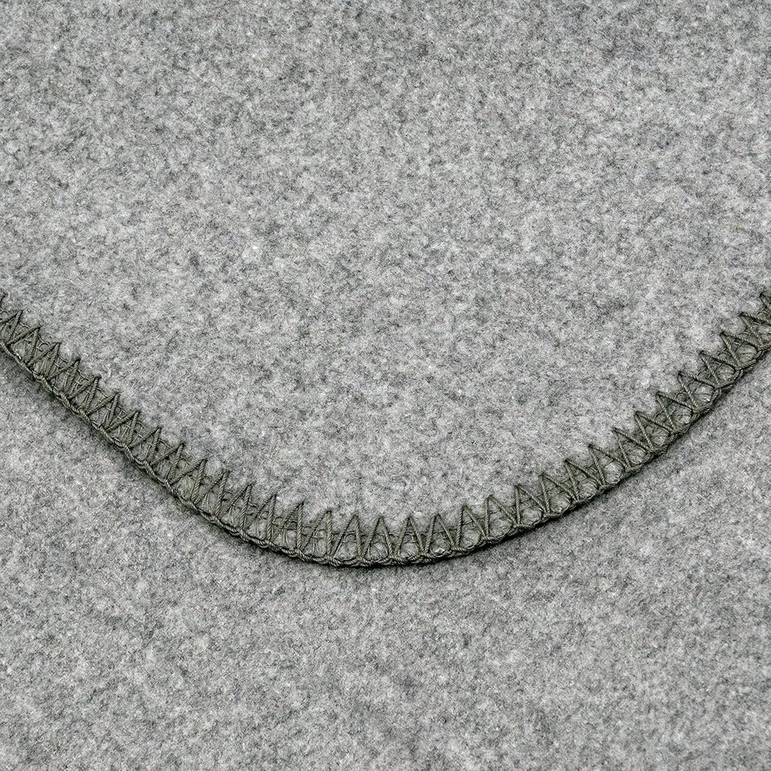 sleepling Kuscheldecke Made in Germany, Sofadecke, 150 x 200 cm,Made in Green, waschbar, grau Grau 1