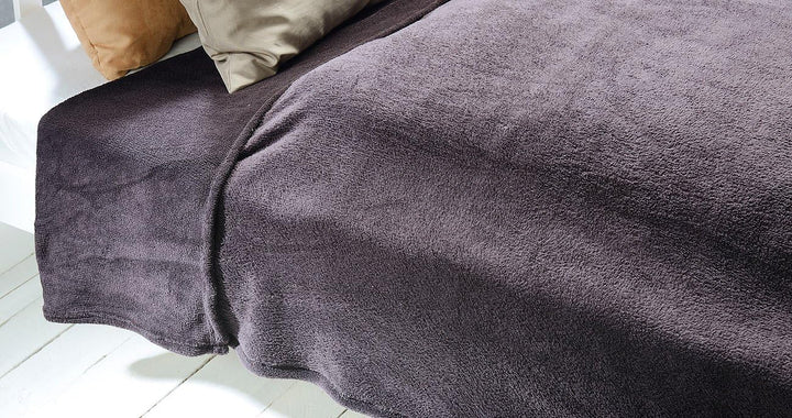 Wilson Gabor Fleecedecke: XXL-Luxus-Kuscheldecke aus Mikrofaser, 240 x 220 cm, 300 g/m², schwarz (Wo