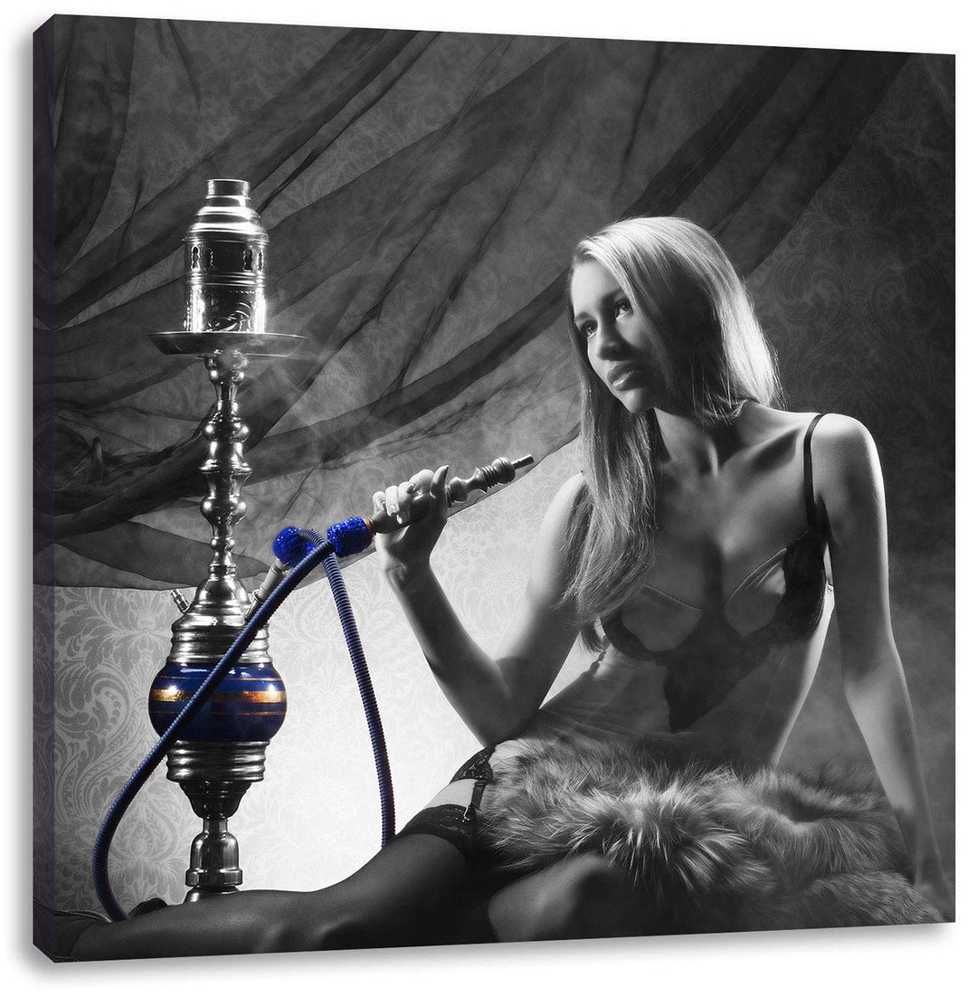Pixxprint Frau mit Shisha schwarz/weiss, Format: 70x70 auf Leinwand, 70x70