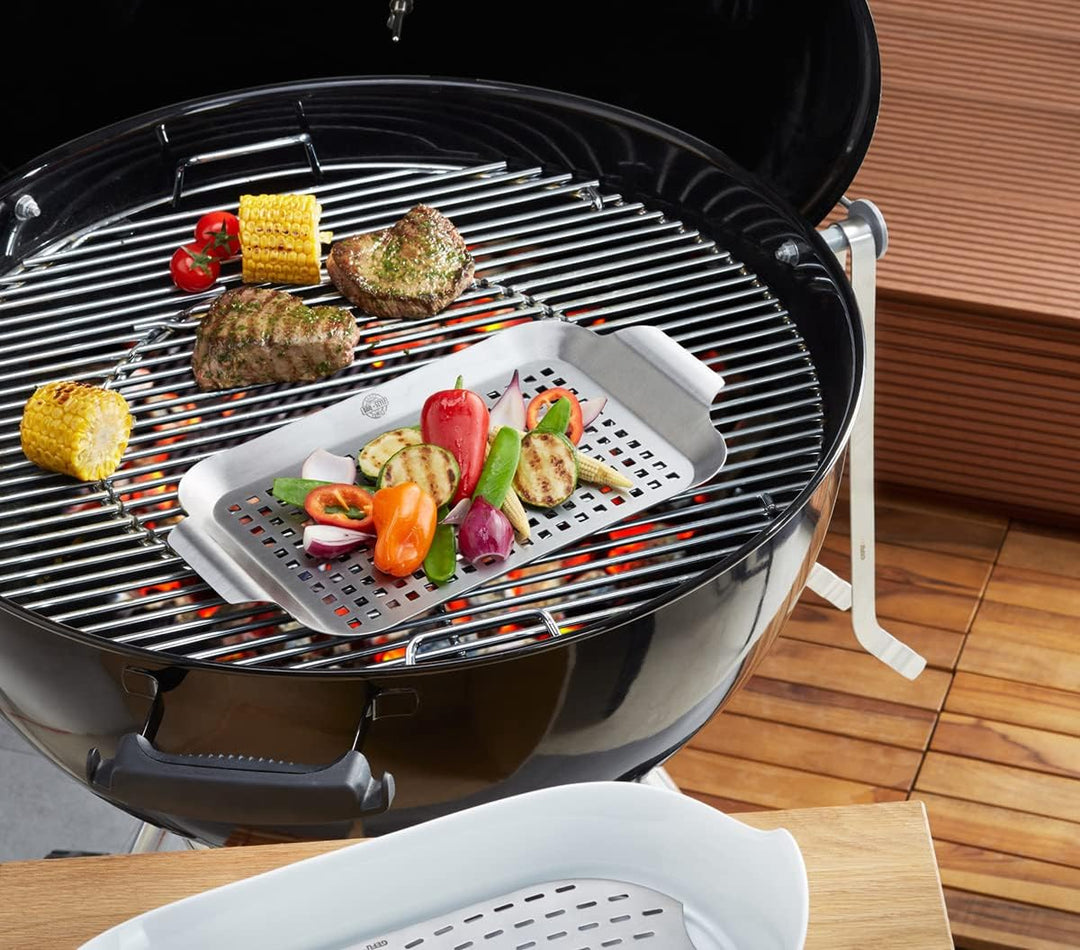 GEFU Grillpfanne BBQ klein – Edelstahlpfanne mit Lüftungsschlitzen | Für Gemüse, Fisch & Meeresfrüch