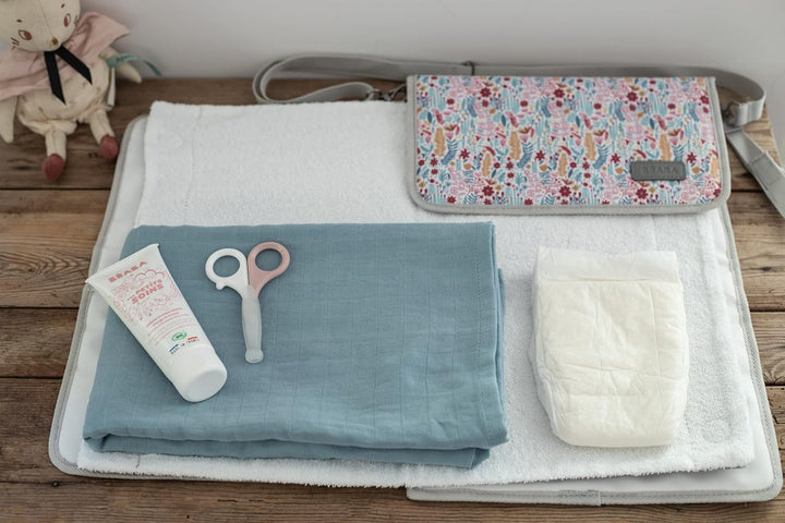 BÉABA, Baby Wickeltasche, Wickelunterlage aus 100% Baumwolle, für unterwegs, mit Fächern für Windeln
