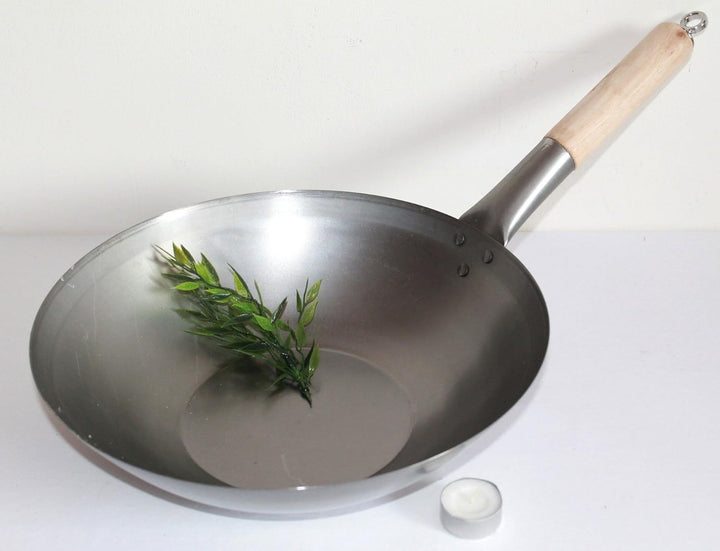 Wok Pfanne flacher Boden Ø 32 cm, für Gas, mit Holzgriff auch zum Aufhängen