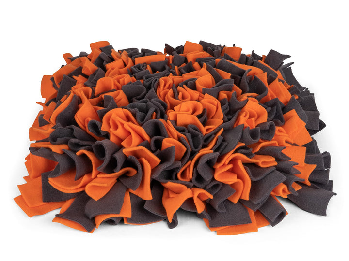 TrendPet Schnüffelteppich Schnüffelmatte für Hunde 48x48 cm 10 cm dick und rutschfest (Orange), Oran