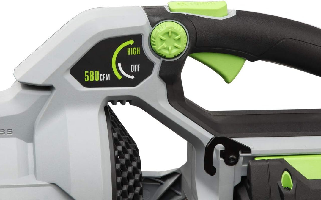 Ego Power Laubbläser LB5800E 986 m3/h im Boost-Modus.