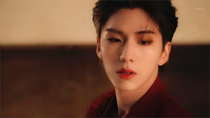 Starship Entertainment KIHYUN MONSTA X - VOYAGER (1st Single Album) CD + Extra Photocards Set (Voyag