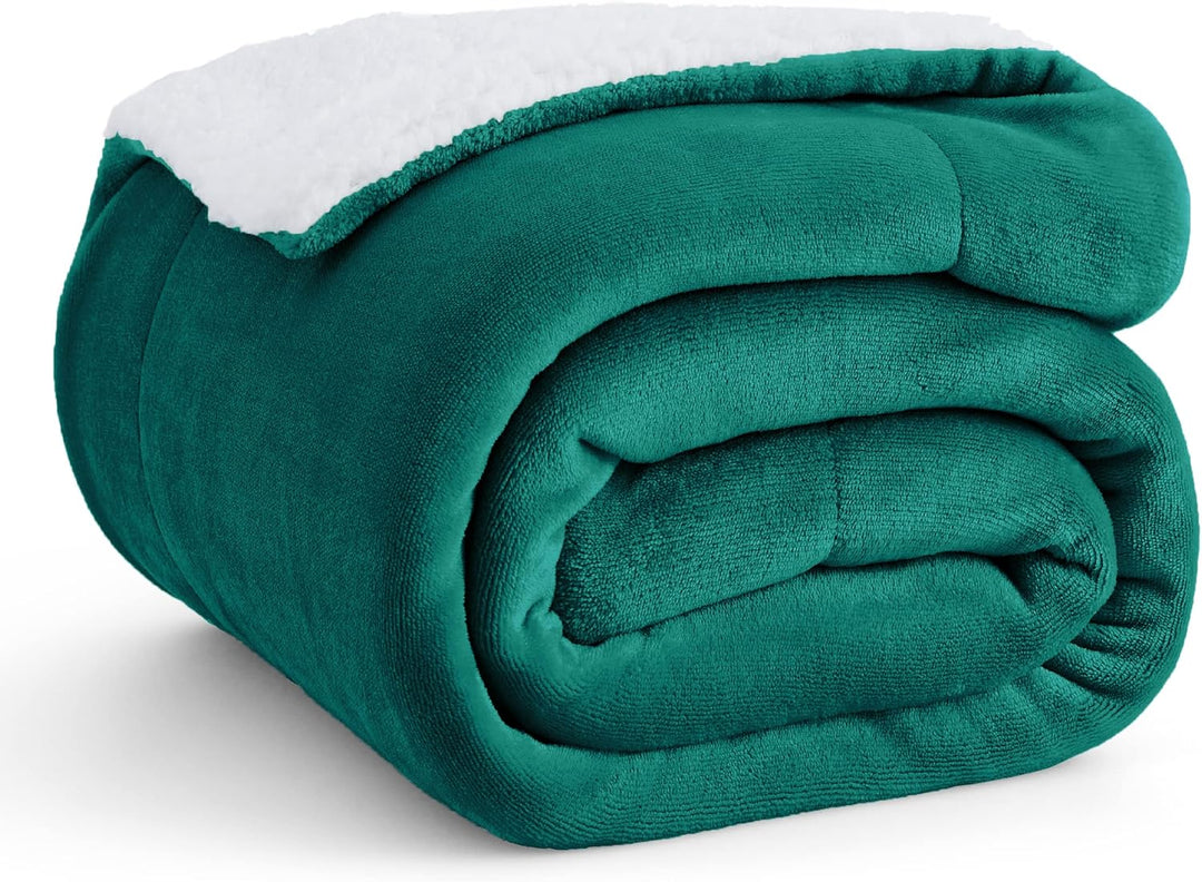 BEDSURE Kuscheldecke Flauschig Sofaüberwurf Grün - Decke Sofa Klein als Couchdecke Überwurf und Wohn