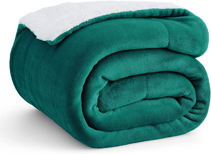 BEDSURE Kuscheldecke Flauschig Sofaüberwurf Grün - Decke Sofa Klein als Couchdecke Überwurf und Wohn