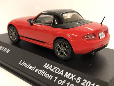 Mazda MX-5 Cabrio geschlossen 2013 rot, Modellauto 1:43 / Triple9