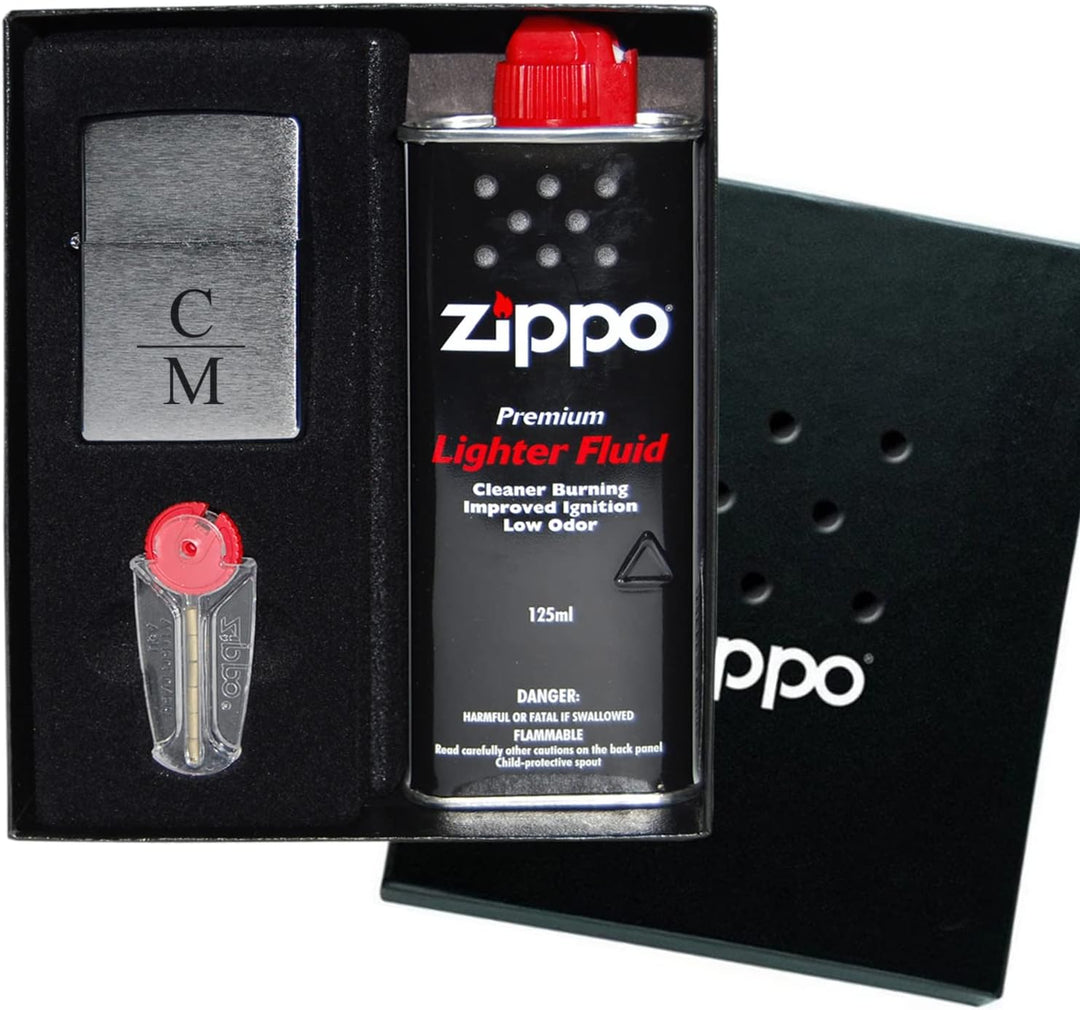Zippo Benzinfeuerzeug mit Ihren Initialen im modernen Design Gravur Chrome Brushed Wunschgravur pers
