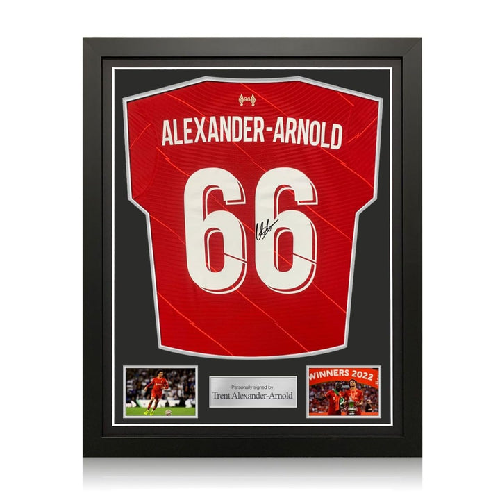 Von Trent Alexander-Arnold signiertes Liverpool-Trikot 2021-22. Gerahmt