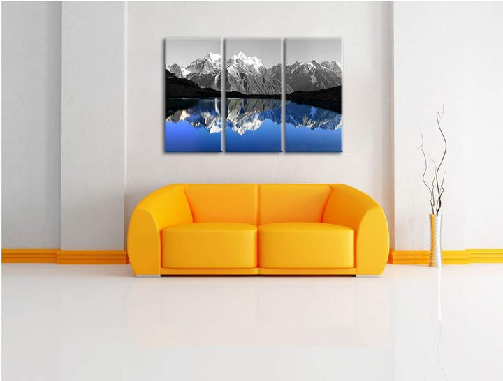 Gewaltige Berge vor Spiegelsee schwarz/weiss 3-Teiler Leinwandbild 120x80 Bild auf Leinwand, XXL rie