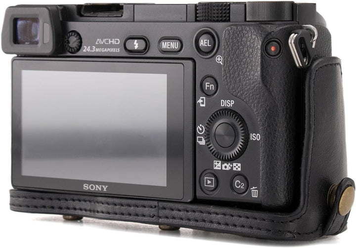 MegaGear Sony Alpha A6300, A6000 (16-50 mm) Ever Ready Leder Kamera-Case mit Trageriemen und Batteri