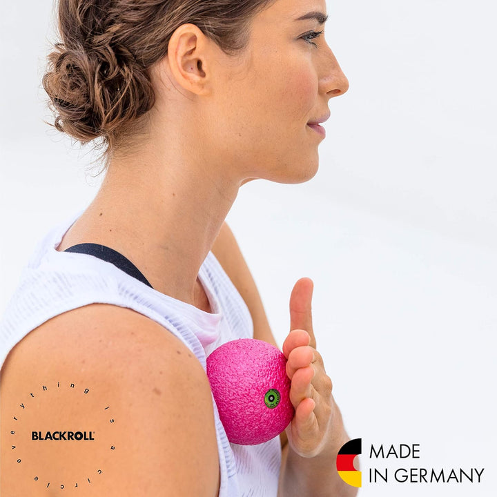 BLACKROLL® BLOCK - das Original. Yoga-Block mit abgestimmtem Faszien-Ball und kleiner Faszien-Rolle
