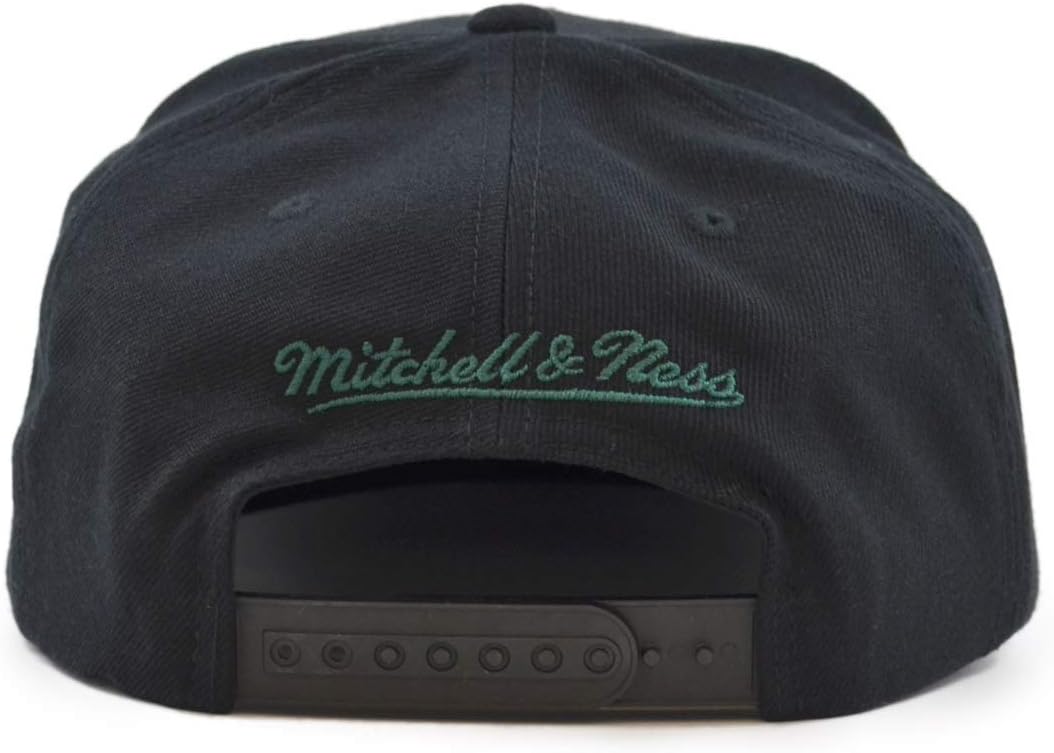 Mitchell & Ness Wool Solid Snapback Milwaukee Bucks Black