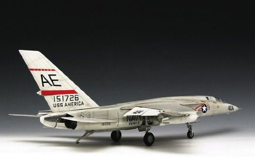 Trumpeter 02809 Modellbausatz North American RA-5C Vigilante
