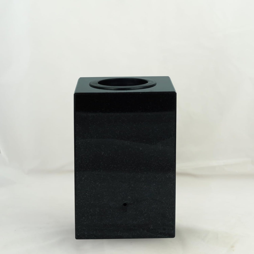 designgrab Cube Designer Grabvase aus Granit Schwedisch Black