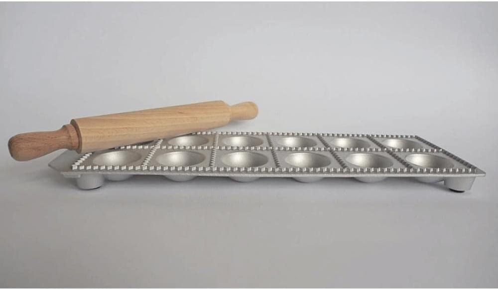 Eppicotispai Ravioli-Maker aus Aluminium mit 12 Löchern, rund, mit Nudelholz