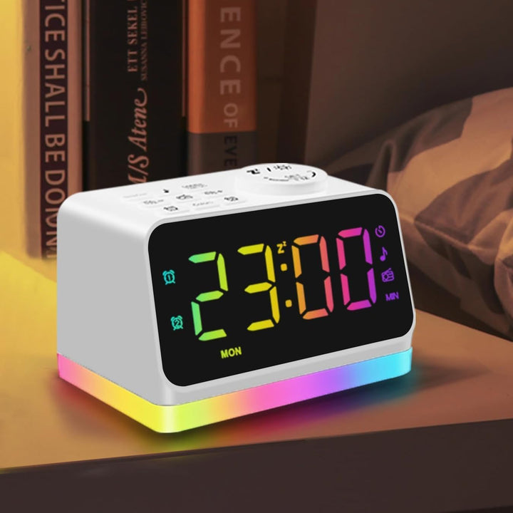 Digitaler Radiowecker für das Schlafzimmer – 8-farbiges Nachtlicht (0-100% dimmbar), Doppelalarm mit