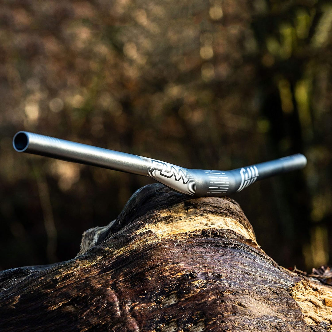 Funn Full On Mountainbike Lenker mit Lenkerklemme 35mm und Breite 785mm, robuster und Leichter Legie
