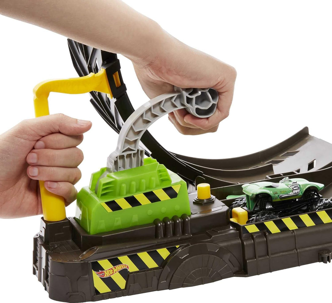 Hot Wheels HBH70 - Monster Trucks Looping-Challenge Spielset mit 1 Monster Truck und 1 Hot-Wheels-Fa